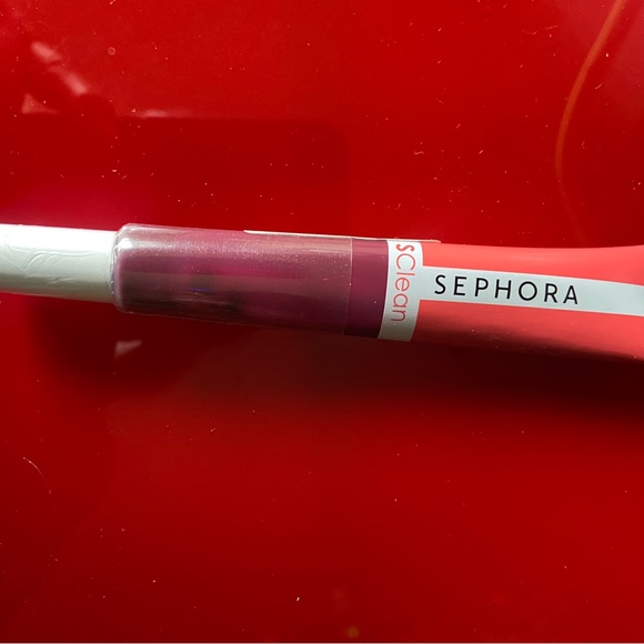 Sephora Clean Glossy Lip Oil to hydrate & soothe your lips ‘Raspberry’ - Picture 1 of 3